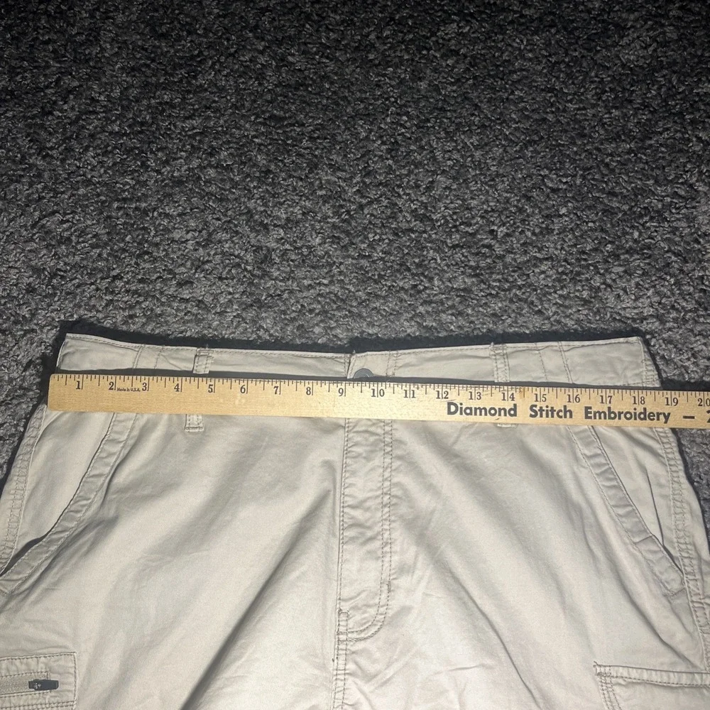 Iron Co Men's Cargo Shorts 36 Khaki wheat colored‎ stretch material - Picture 2 of 7